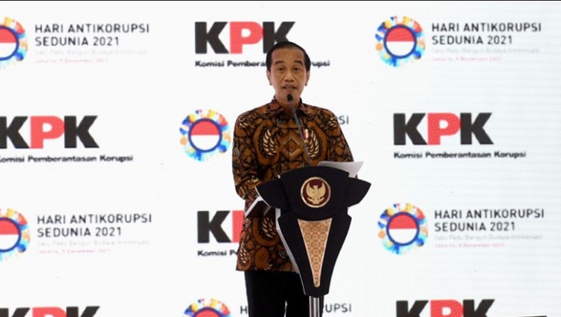 Presiden Jokowi saat memberikan sambutan pada Peringatan Hari Anti Korupsi Sedunia di Gedung KPK, Jakarta, Kamis (9/12).