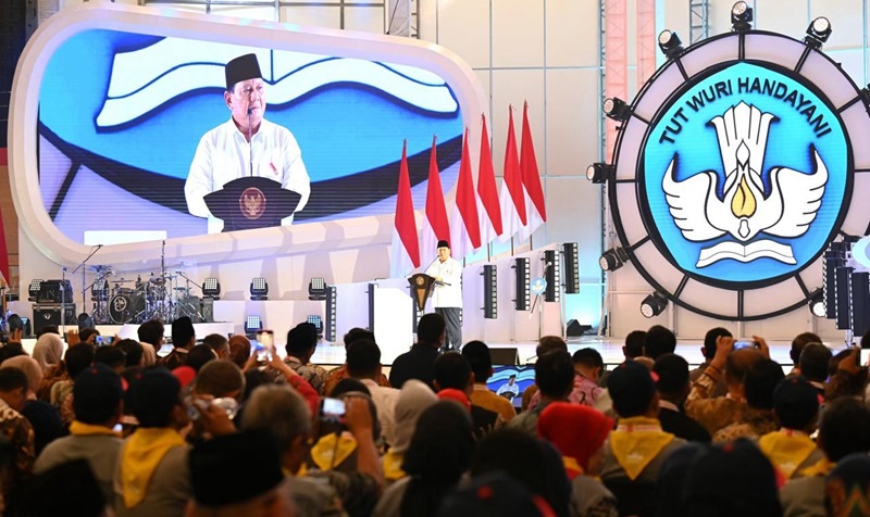 Presiden Prabowo Subianto memberikan sambutan dalam acara Puncak Peringatan Hari Guru Nasional Tahun 2024 di Velodrome Rawamangun, Jakarta, Kamis (28/11/2024) sore. (Foto: BPMI Setpres/Kris)