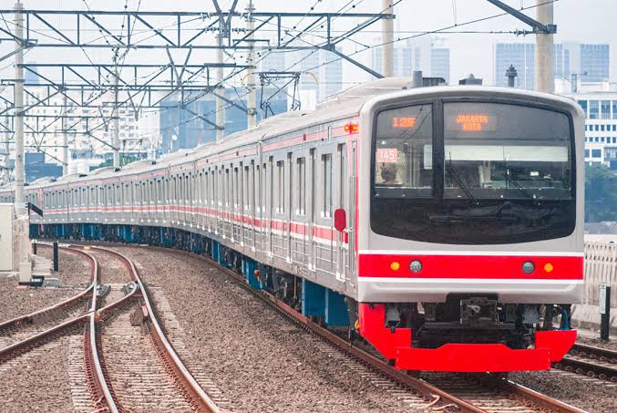 19 perjalanan KRL dibatalkan dampak dari banjir rob di Jakut