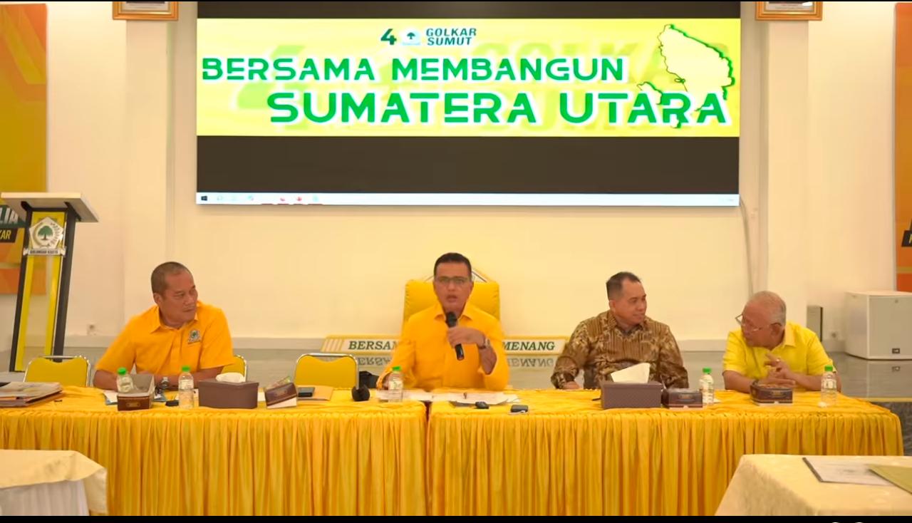 Ketua DPD Golkar Sumut yang juga anggota DPR RI Musa Rajekshah (tengah).