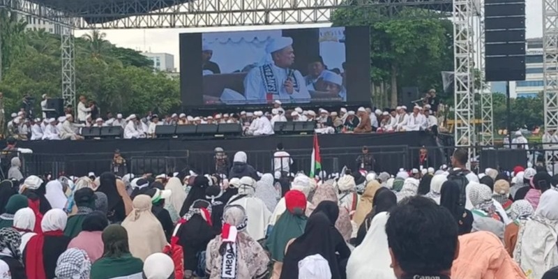 Reuni Akbar Persaudaraan Alumni (PA) 212 yang digelar di kawasan Monumen Nasional (Monas) pada Senin pagi, Foto: Antara