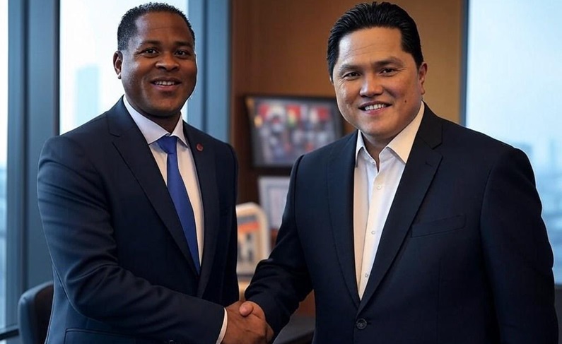 Ketua Umum PSSI Erick Thohir dan calon pelatih Timnas Indonesia, Patrick Kluivert. Foto: Akun X @DevvaNirvana