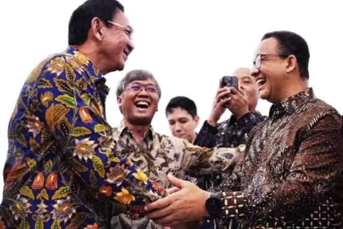 Kabar kedekatan Anies dan Ahok saat ini sudah meluas ke publik. Mereka dikatakan akan membuat suatu ormas bersama