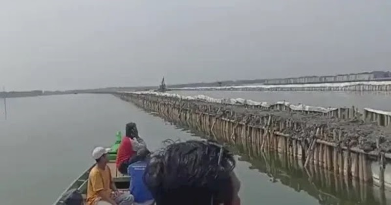 Viral di media sosial pemagaran laut di Bekasi, Jawa Barat.