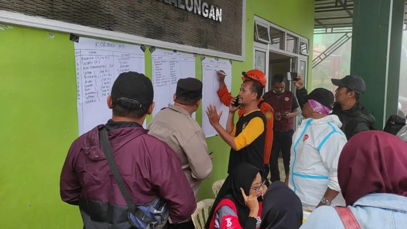 Tim SAR Gabungan akan meneruskan pencarian tujuh korban yang masih hilang akibat banjir dan longsor yang menerjang Desa Petungkriyono, Kabupaten Pekalongan. Foto: BNPB