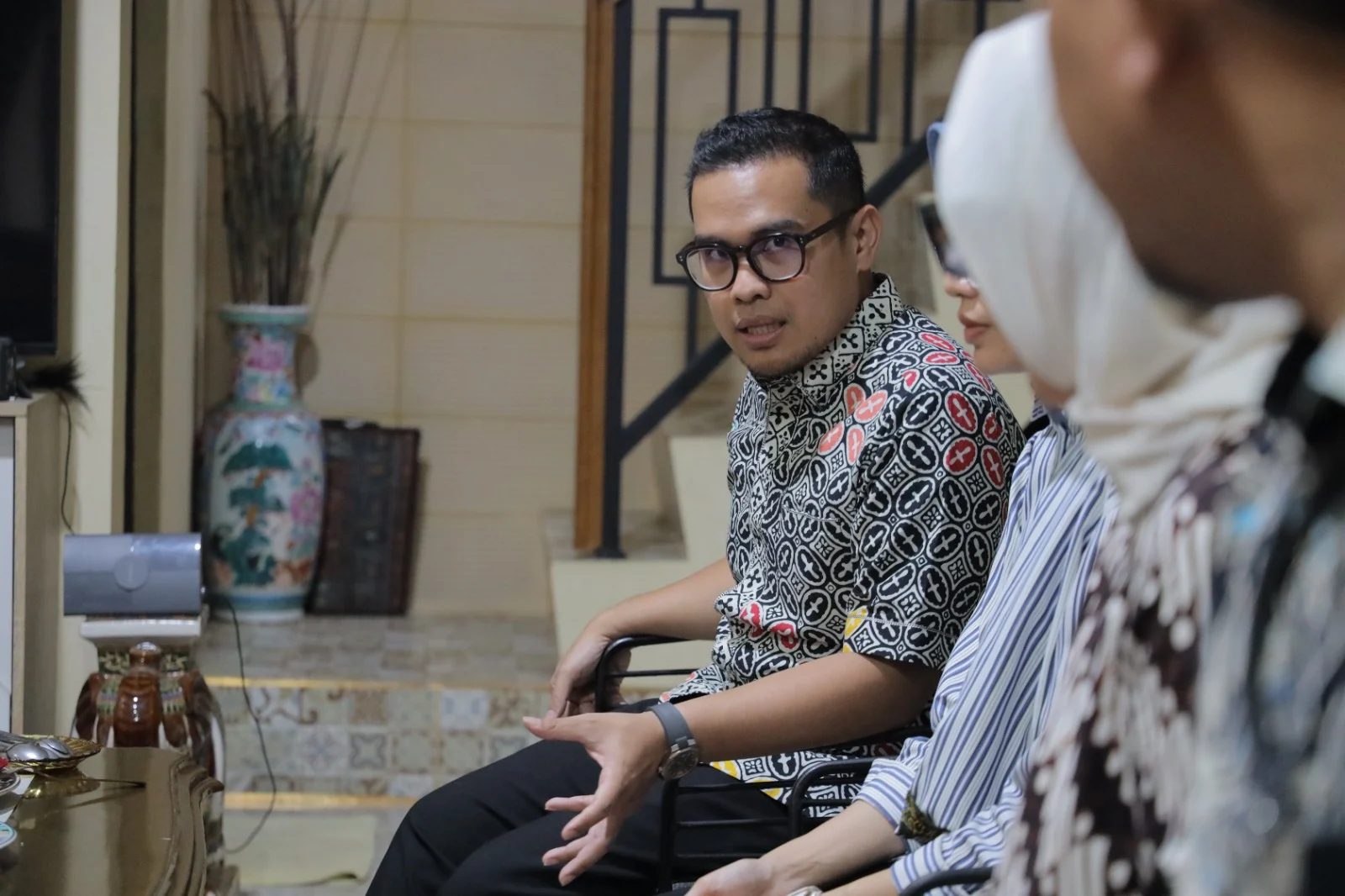 Beri Dukungan Moral, Wakil Walikota Pilar Saga Ichsan Kunjungi Korban Dugaan Pelecehan Seksual Beri Dukungan Moral Wakil Walikota Pilar Saga Ichsan Kunjungi Korban Dugaan Pelecehan Seksual. Foto: Ist