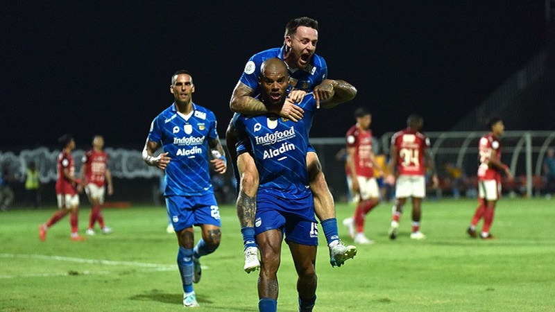 Penyerang haus gol Persib David da Silva merayakan gol penyeimbang lawan Bali Uniter (Foto: Persib)