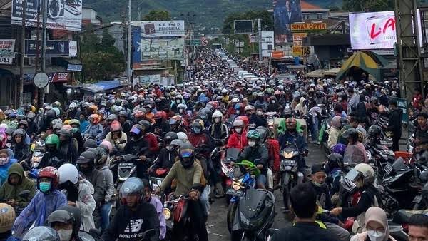 Kawasan Puncak Bogor macet total. (Foto: Ist)