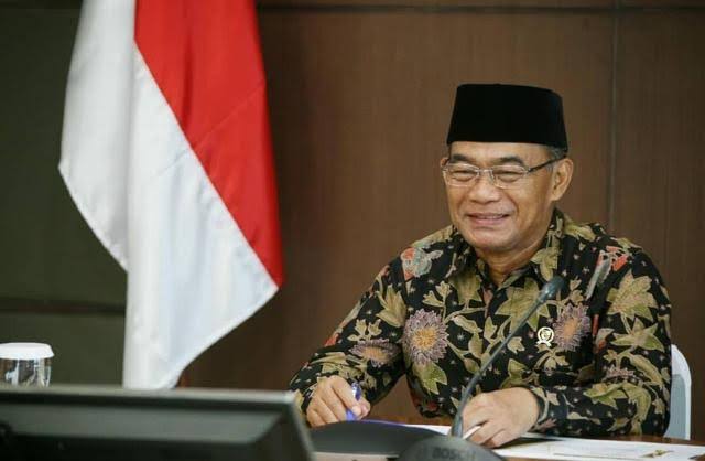 Menteri Koordinator bidang Pembangunan Manusia dan Kebudayaan (Menko PMK) Muhadjir Effendy jadi Plt Mensos