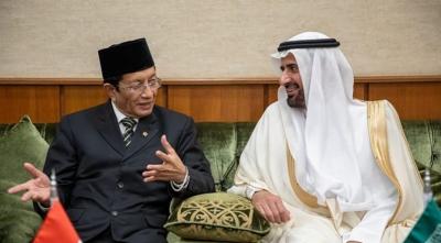 Menteri Agama, Nasaruddin Umar berbincang dengan Menteri Urusan Haji dan Umrah Arab Saudi, Tawfiq Fawzan Muhammad Alrabiah, di Ruang Pertemuan Masjidil Haram. Foto: Instagram @nasaruddin_umar.