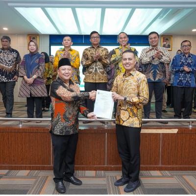 Musa Rajekshah Resmi Dilantik sebagai Ketum IKA Doktor FISIP USU. (FOTO: Istimewa)