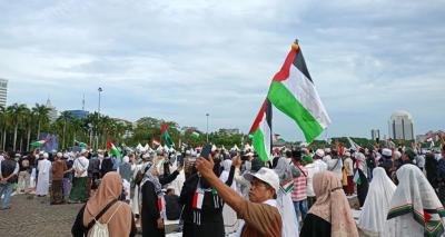 Massa Reuini PA 212 mulai padati kawasan Monas, Jakarta Pusat, pada Senin 2 Desember 2024 pagi ini. Foto: Antara