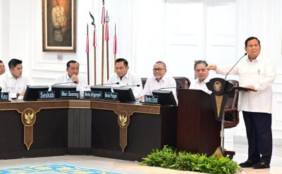 Presiden Prabowo memipin sidang kabinet. Foto: Setkab