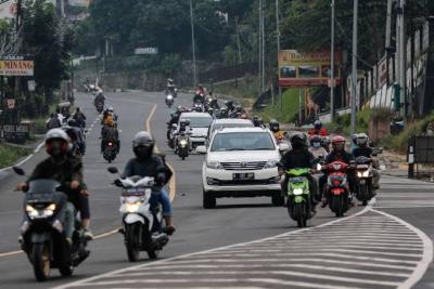 Pemprov Jakarta memberlakukan tarif pajak kendaraan bermotor yang baru mulai hari ini.