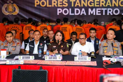 Pemkot dan Polres Tangsel saat press conference pembuktian barang sitaan terhadap berbagai pelaku kriminal. Foto : Istimewa