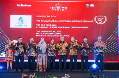 Wali Kota Benyamin Davnie ditetapkan sebagai Top Pembina Badan Usaha Milik Daerah (BUMD) 2025 yang diselenggarakan di Hotel Raffles Jakarta, pada Senin (28/04/2025). Foto: ist