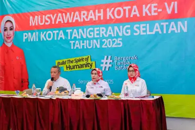 Walikota Tangsel Benyamin Davnie hadiri Musyawarah Kota VI Palang Merah Indonesia (PMI) Kota Tangsel yang digelar di BSD Serpong.